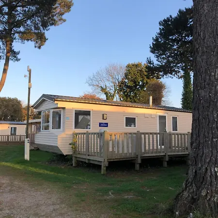 مكان تخييم Mobil Home, 4 Places 2 Chambres, 4 Etoiles, Bretagne, Sud Finistere *