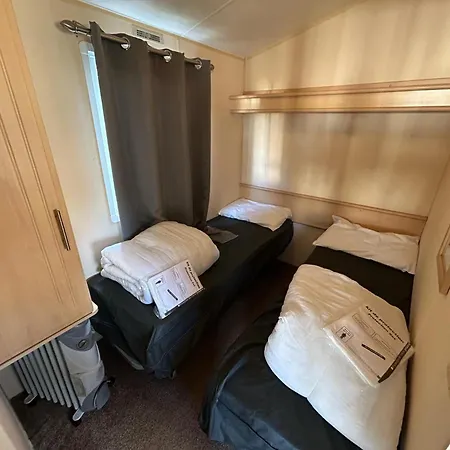 مكان تخييم Mobil Home, 4 Places 2 Chambres, 4 Etoiles, Bretagne, Sud Finistere كلووار كارنووي
